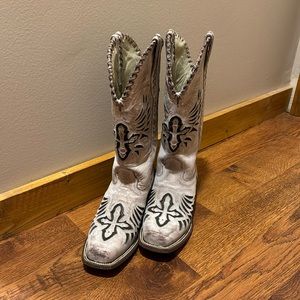 J.B Dillon size 8 western cowboy boots. Never worn outside but comfortable